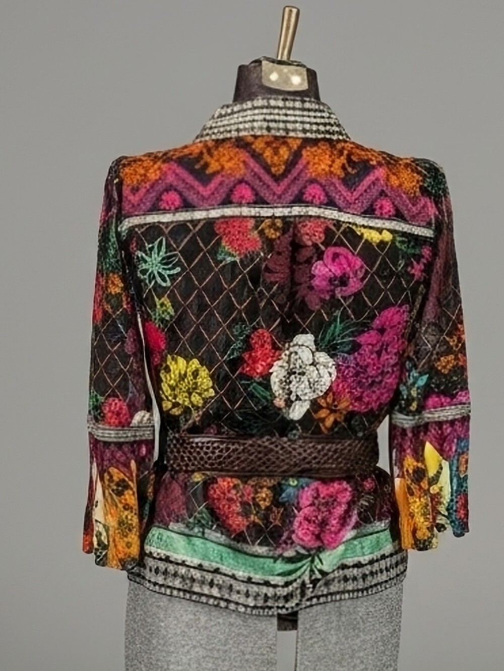 Alice + Olivia Rivera Mona Multi Floral Bell Sleeve Blouse NWT Size S $350 - Picture 3 of 14